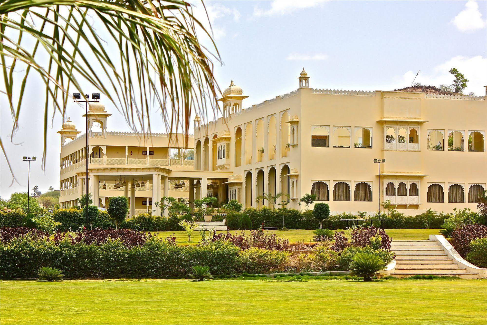 Club Mahindra Udaipur Otel Dış mekan fotoğraf